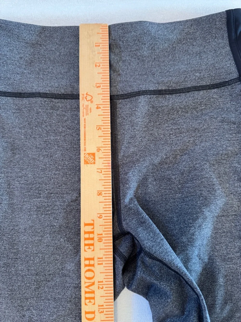 Lululemon Cropped Leggings Women’s Size 8 Gray Black Athletic Yoga Pants